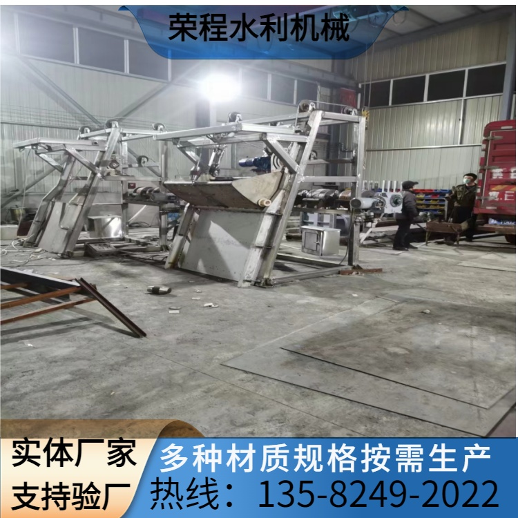 钢丝绳牵引式格栅除污机